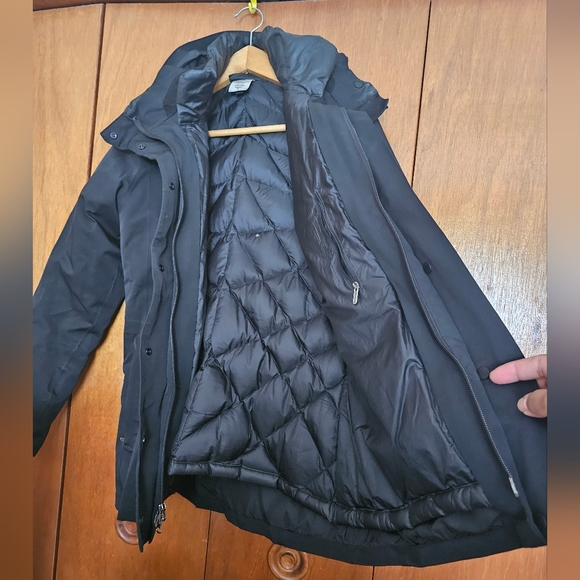 Patagonia Women's Short Tres 3-in-1 Parka. Size S - Picture 5 of 12